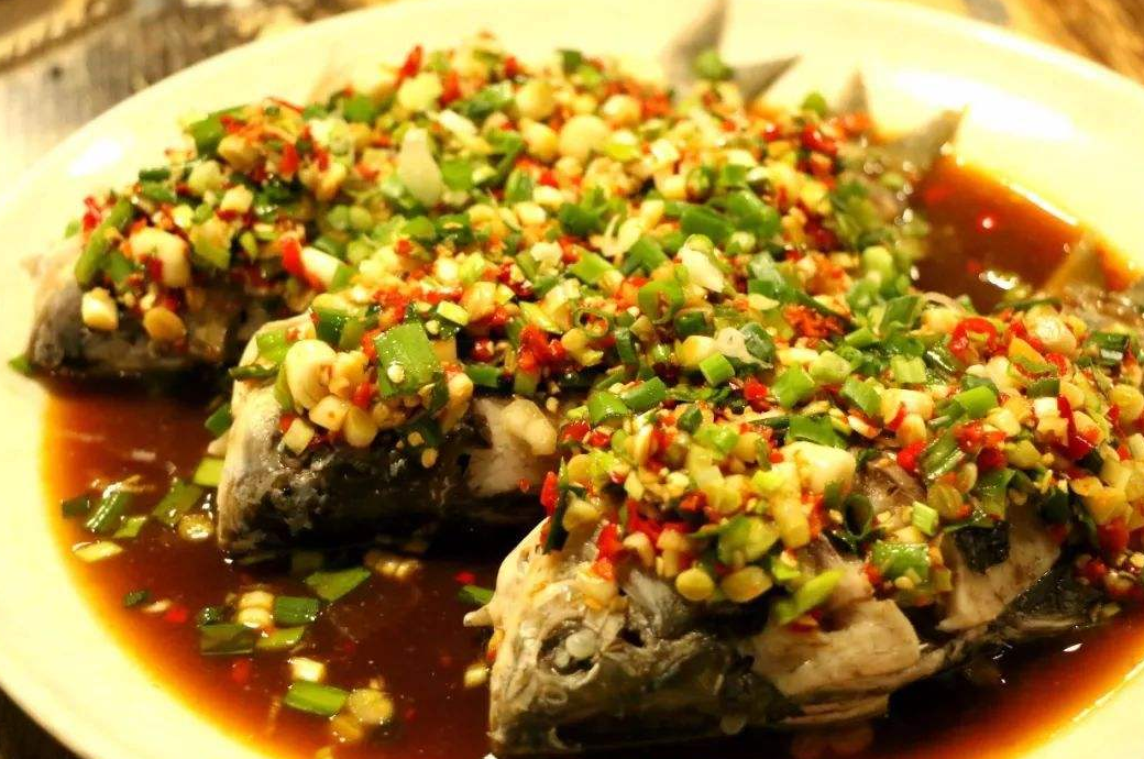 涼拌鯽魚制作方法